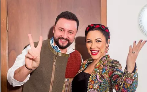 Andra şi Cătălin Măruţă, surprinşi la serbarea lui David. Eva, fetiţa lor, nu a lipsit