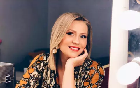 Mirela Vaida s-a tuns scurt. Însărcinată pentru a treia oară, artista a adoptat un look nou