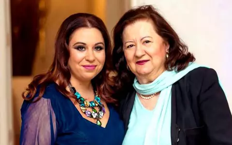 Mama Oanei Roman ia un pumn de pastile: ”Nu are o afecțiune gravă”