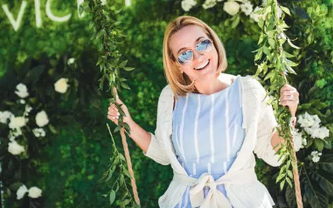 FOTO EXCLUSIV! Cum arăta Andreea Esca în urmă cu fix 20 de ani. VIVA! a vizitat-o în 1999 în noua casă