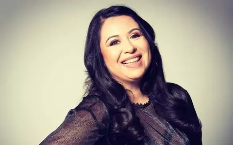 Oana Roman îşi face prima intervenţie estetică la 43 de ani. Transformarea este vizibilă