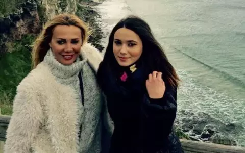 Cu ce se ocupă fiica Danei Săvuică. Julie a studiat în străinătate, dar s-a întors să muncească în România
