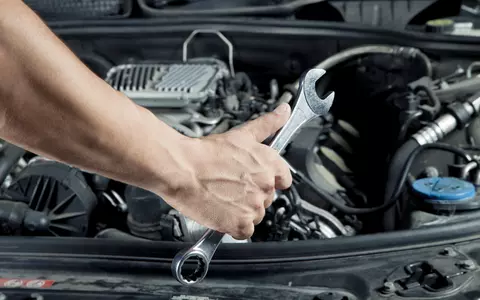 (P) Exista 5 probleme ale masinii cu care se confrunta toti soferii in trafic. Cum le poti evita?