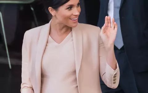 Meghan Markle a călătorit 7 ore cu avionul, în luna a șaptea de sarcină! Motivul pentru care a încălcat protocolul regal