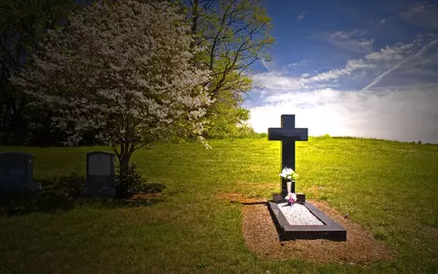 (P) Servicii funerare oferite de firme profesioniste