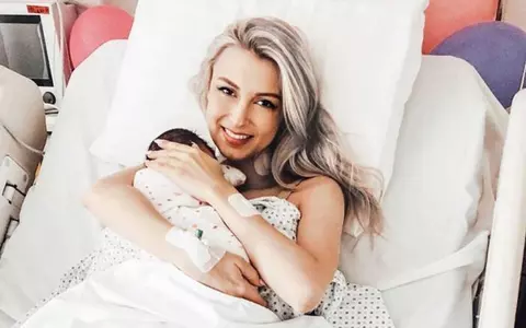 Andreea Bălan, prima poză cu fetițele sale. Clara Maria și Ella Maya încep să se cunoască