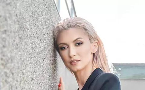 Andreea Bălan, prima imagine de pe patul de spital! Și-a luat fetița în brațe și a postat un mesaj cutremurător! "După două zile de luptă ca să trăiesc!"