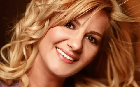 Nicola a făcut furori la începutul anilor 2000. Ce face și cum arată solista acum, la 50 de ani!