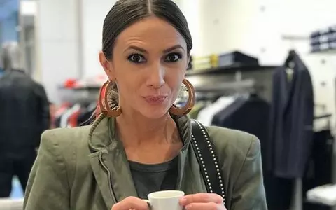 Adela Popescu, despre cea mai controversată poză a ei pe Instagram. De ce s-a dus la manichiură cu tot cu bebeluș!