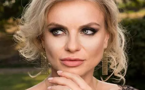 Imagini uitate! Cum arăta Jojo înainte de operațiile estetice. Vedeta are silicoane de la 19 ani!