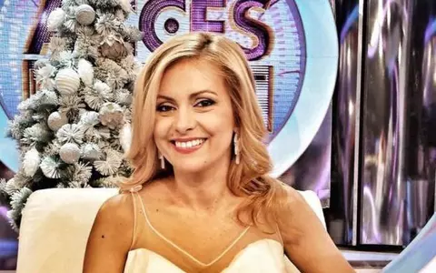 Simona Gherghe împlinește 17 ani în televiziune: "15 aprilie 2002, prima emisie. E chiar un record."