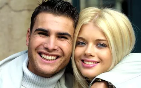Alexandra Dinu s-a mutat în America de dragul noului iubit. Ce face şi cum arată acum fosta soţie a lui Mutu