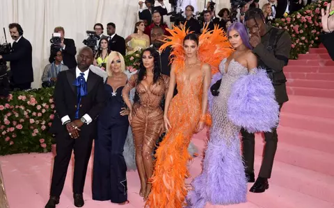 Vedetele au făcut senzație pe covorul roz la Met Gala 2019. Ce ținute îndrăznețe au purtat