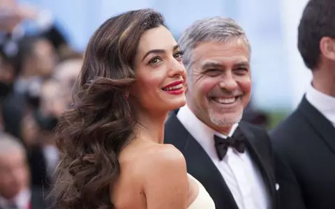 George Clooney se teme pentru viața copiilor lui. Amal a preluat un caz împotriva grupării ISIS!