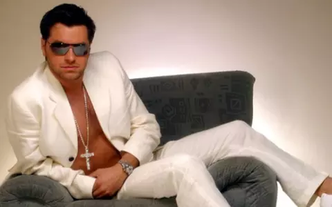 Fizz revine în muzică după 10 ani, cu un clip în care apare Adelina Pestriţu. / Cum arată acum cel care a inventat expresia „Dacă nu eu, atunci cine?”