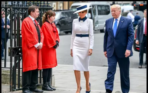 Melania Trump pare mereu tristă și nefericită și a fost numită femeia-trofeu la Casa Albă. Ce spun experții despre ea