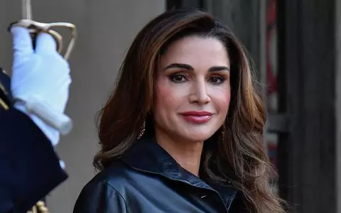 Regina Rania a Iordaniei, transformată complet de operațiile estetice! În urmă cu 10 ani, arăta cu totul altfel!