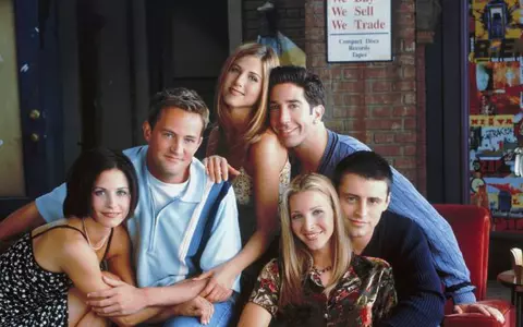 Jennifer Aniston, Courteney Cox şi Lisa Kudrow, petrecere la 15 ani de la finalul FRIENDS. Cum arată „colegele de apartament” acum, la 50+