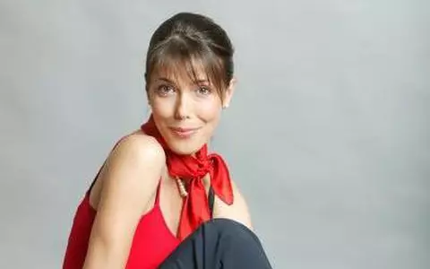 O mai ştiţi pe Supernanny, cea mai iubită doică de la TV? Ironia sorţii: Irina Petrea adoră copiii, dar nu poate avea unul. / Boala de care suferă