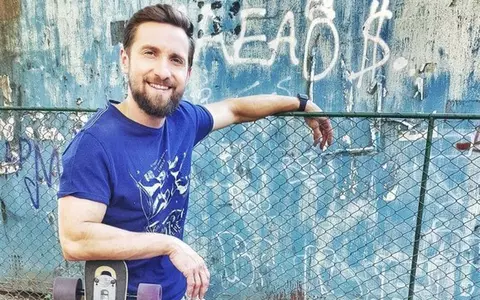 Dani Oţil, prima poză cu iubita super sexy. Fanii au reacţionat imediat: “În sfârşit, lumea credea că ţii doliu după Mihaela!”