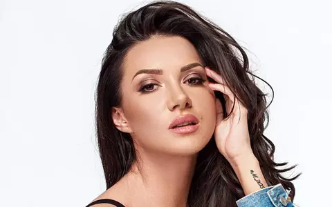 Otilia Bilionera s-a măritat în secret. Cântăreaţa şi iubitul ei au făcut cununia religioasă în Turcia şi plănuiesc două nunţi