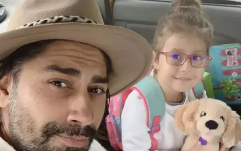 Iar au plecat într-o vacanță de familie! Cum se distrează Connect-R, Misha și fiica lor în formulă completă