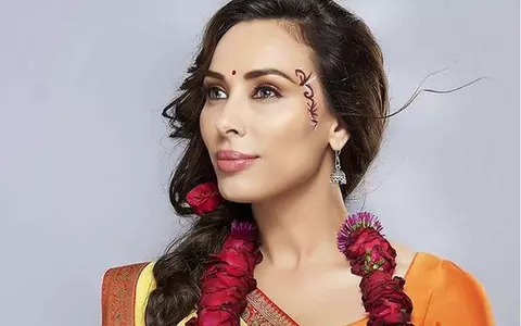 Iulia Vântur, prinsă de cutremur în Bali! Zeci de clădiri au fost avariate, iar turiștii au fugit din hoteluri! Iubita lui Salman Khan a tras o sperietură zdravănă