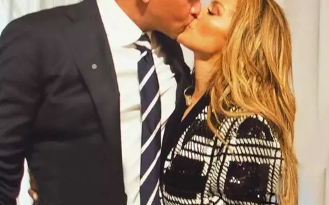Jennifer Lopez și Alex Rodriguez, la un pas de despărțire? "Prietenii îi văd certându-se frecvent!"