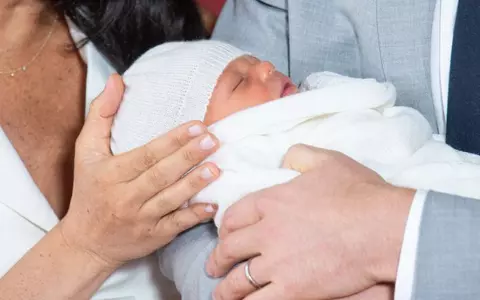 Prințul Archie va avea un frățior? Decizia neașteptată luată de Meghan Markle și de Prințul Harry, la 2 luni după ce au devenit părinți!