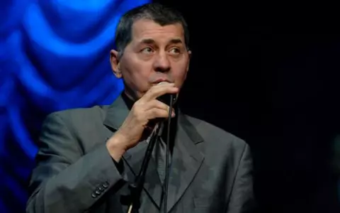 Îl mai ții minte pe Octavian Ursulescu? Cum arată și cu ce se ocupă, la 72 de ani, brunetul care prezenta în trecut toate festivalurile muzicale!
