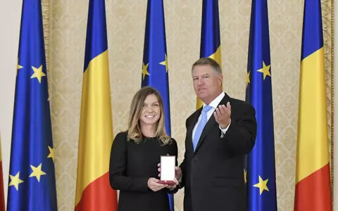 Simona Halep, decorată cu „Steaua României” de președintele Klaus Iohannis la Cotroceni. Campioana a mers însoțită de iubit