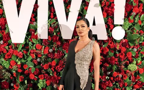 Sora lui Brigitte Pastramă este copia fidelă a păpușii Barbie! Dar stai să vezi ce poveste de viață are blonda care le-a sucit mințile milionarilor Europei