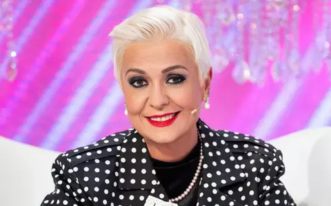 Monica Anghel a slăbit 40 de kilograme şi arată senzaţional. A renunţat la rochiile largi în favoarea blugilor rupţi!