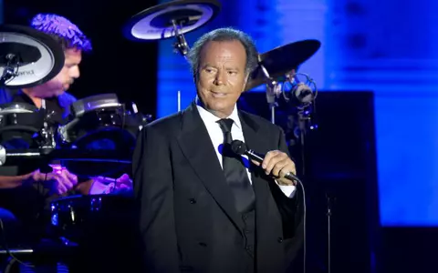 Suprize, surprize pentru Julio Iglesias! Artistul cu peste 5.000 de femei în palmares a fost confirmat tatăl unui spaniol de 43 de ani