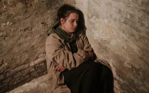 Kira, fiica lui Gheorghe Hagi, rol principal în pelicula „Între chin şi amin”. Subiectul filmului este tulburător şi a marcat-o pe Kira: „Am crescut brusc cu 20 ani!”