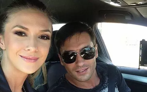 Adela Popescu și Radu Vâlcan sărbătoresc patru ani de la cununia civilă. Ce frumoasă a fost Adela în ziua cea mare!