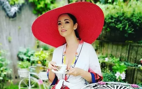 Incredibil cum arată sora mai mică a Andreei Marin. Este o blondă cu ochi albaștri de o frumusețe rară!