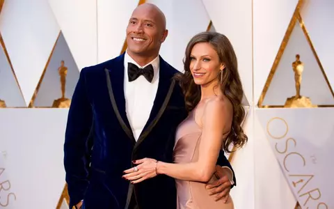Dwayne Johnson s-a căsătorit în secret. Imagini fabuloase de la nuntă