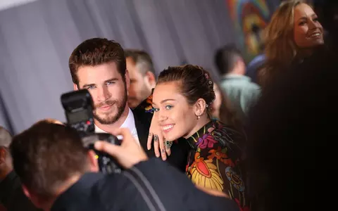 Miley Cyrus și Liam Hemsworth s-au despărțit după doar 8 luni de căsnicie!