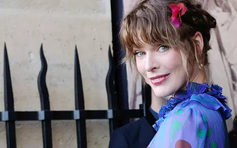 Milla Jovovich este însărcinată cu al treilea copil la 43 de ani! Actriței nu-i vine să creadă, după ce suferise recent un avort