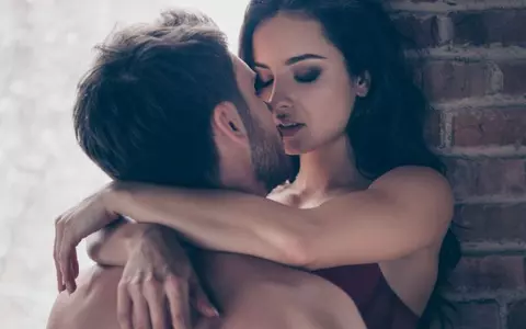 Sexologii spun că actul sexual are opt etape. Tu le parcurgi pe toate?