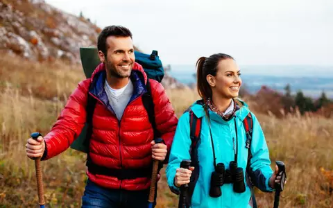 Vrei să ai o relație de cuplu mai fericită? Cercetătorii îți recomandă să faci regulat excursii în natură