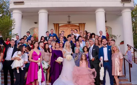 Cine a prins buchetul de mireasă la nunta Andreei Bălan. Indiciu: e o altă cântăreață celebră