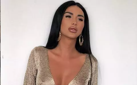 Daniela Crudu, de nerecunscut din cauza operațiilor estetice! E total schimbată la chip și și-a pus implanturi-gigant!