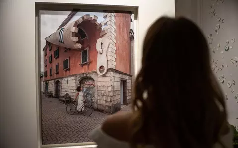 „Unzip Your Mind“, cu Alex Chinneck, în premieră, la Qreator