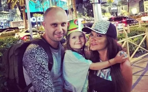 Andreea Antonescu vrea să divorțeze cât mai repede de Traian Spak. Și-a chemat soțul în țară