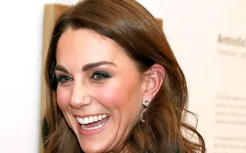 Kate Middleton, extrem de șic în ținută de stradă! Pantalonii pe care ea i-a purtat au revenit la modă!