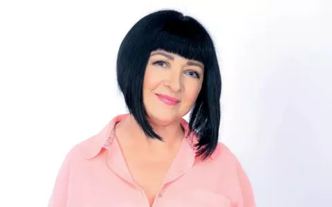 Neti Sandu, adevărul despre viața la 61 de ani și operațiile estetice: ”Mă uit în oglindă și aș prefera să nu am riduri…”