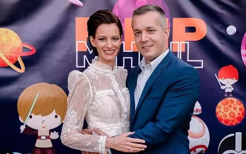 Nora lui Adrian Năstase, prima apariție publică după ce a devenit mamă. Incredibil cum arată în rochii mulate la două luni după naștere