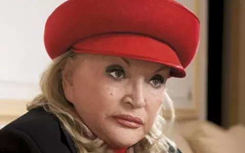 Fiul Zinei Dumitrescu A REFUZAT să vină la parastasul de 6 luni al mamei sale: „Pare ură!”/ Cine s-a ocupat de pomana „Mama modei românești”